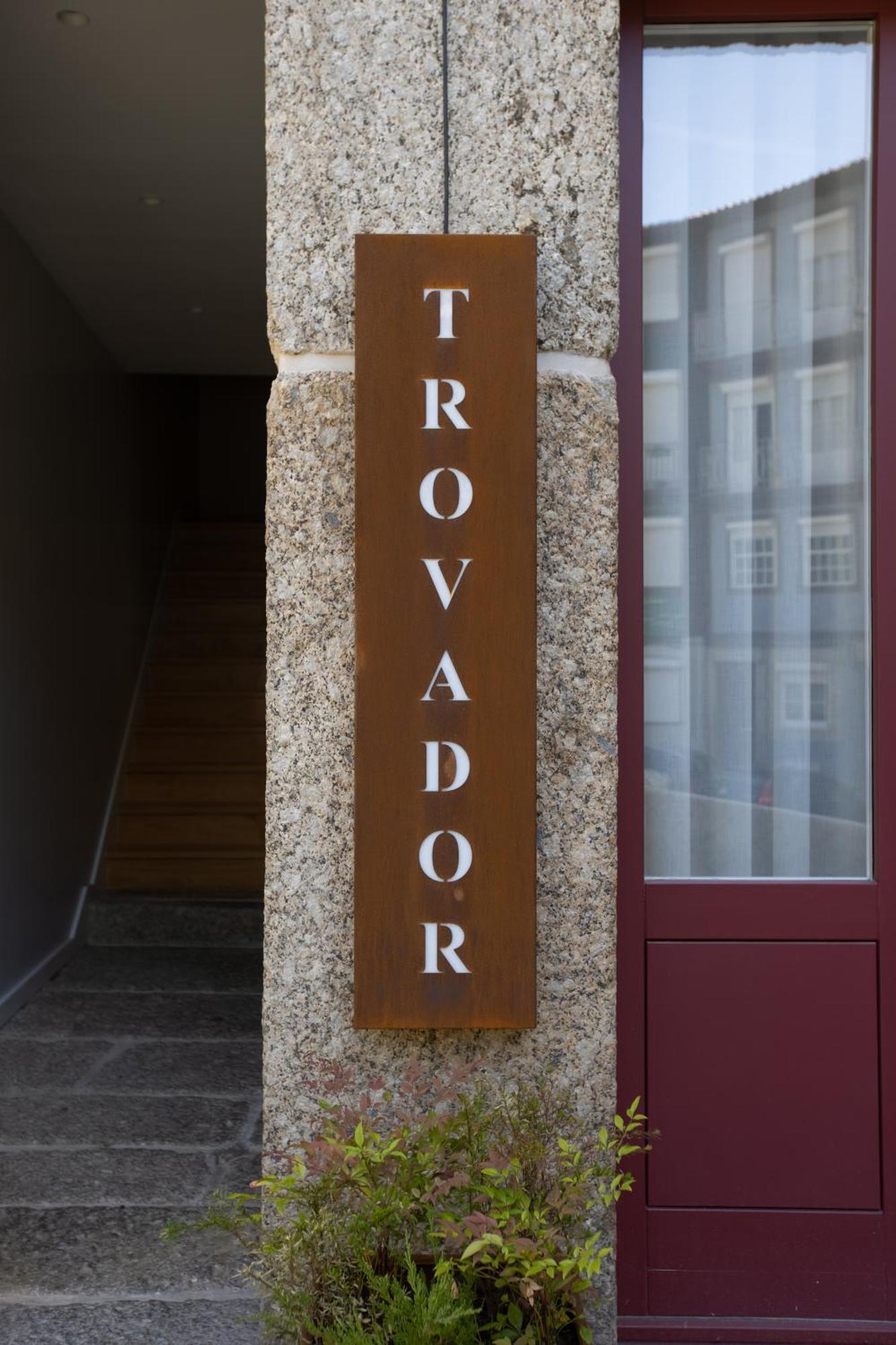 Trovador Guest House Гимарайнш Экстерьер фото